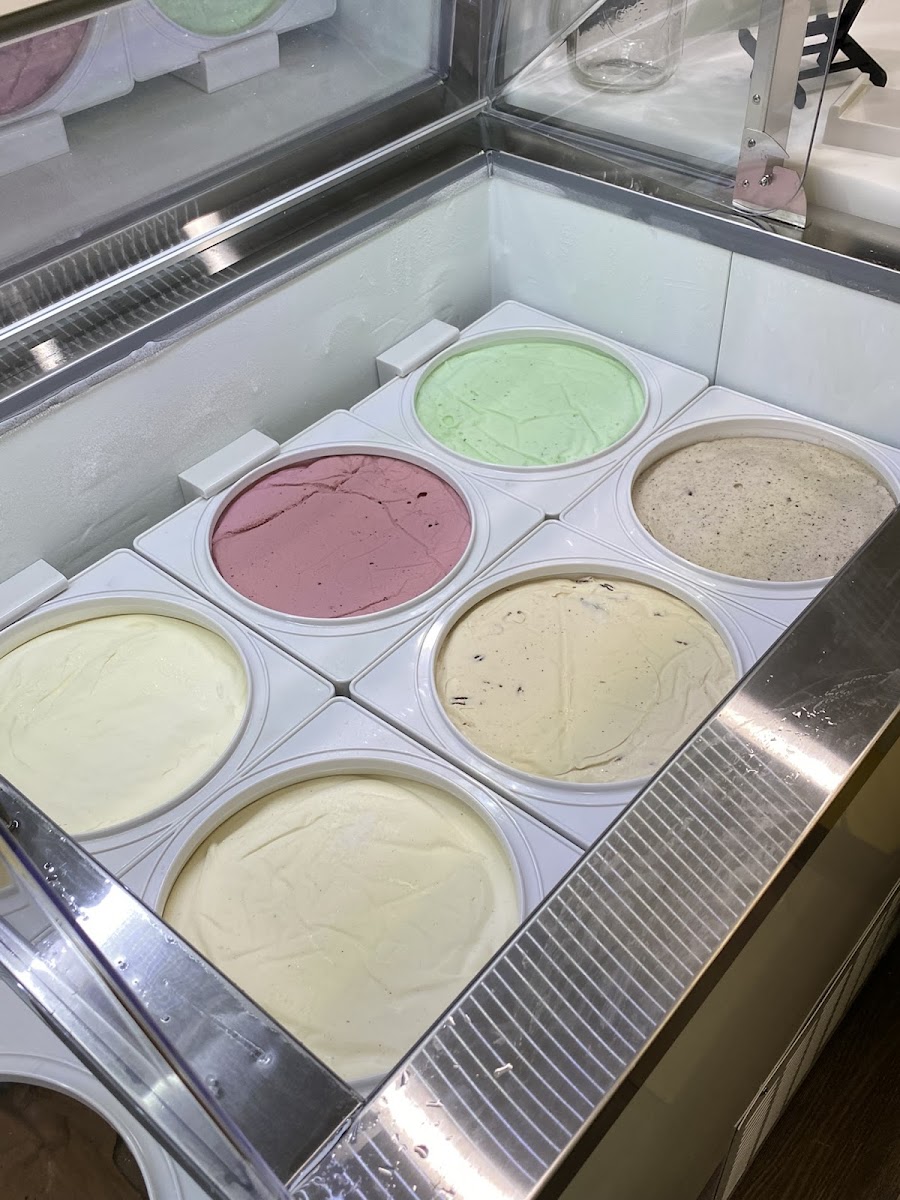The Main Scoop Photo 8