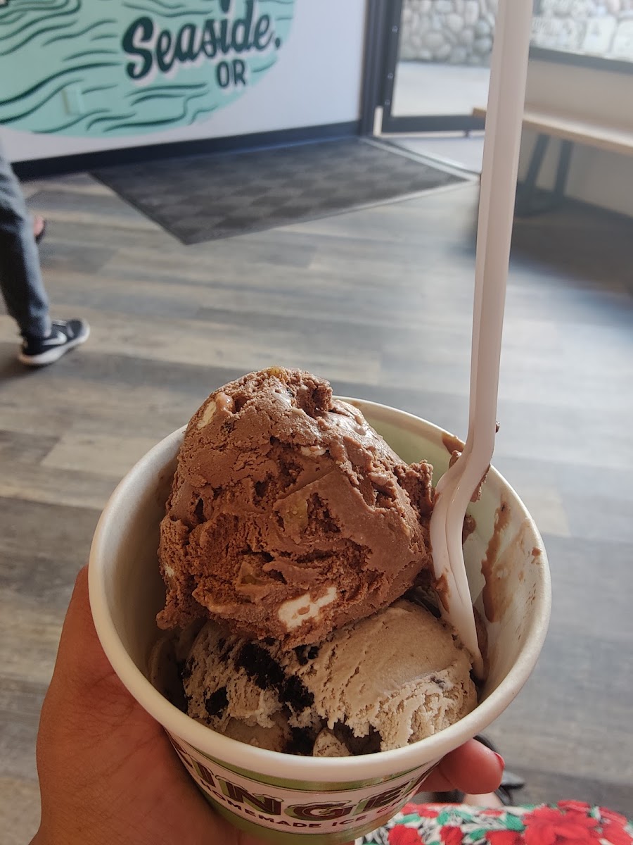 Zingers Homemade Ice Cream Photo 5
