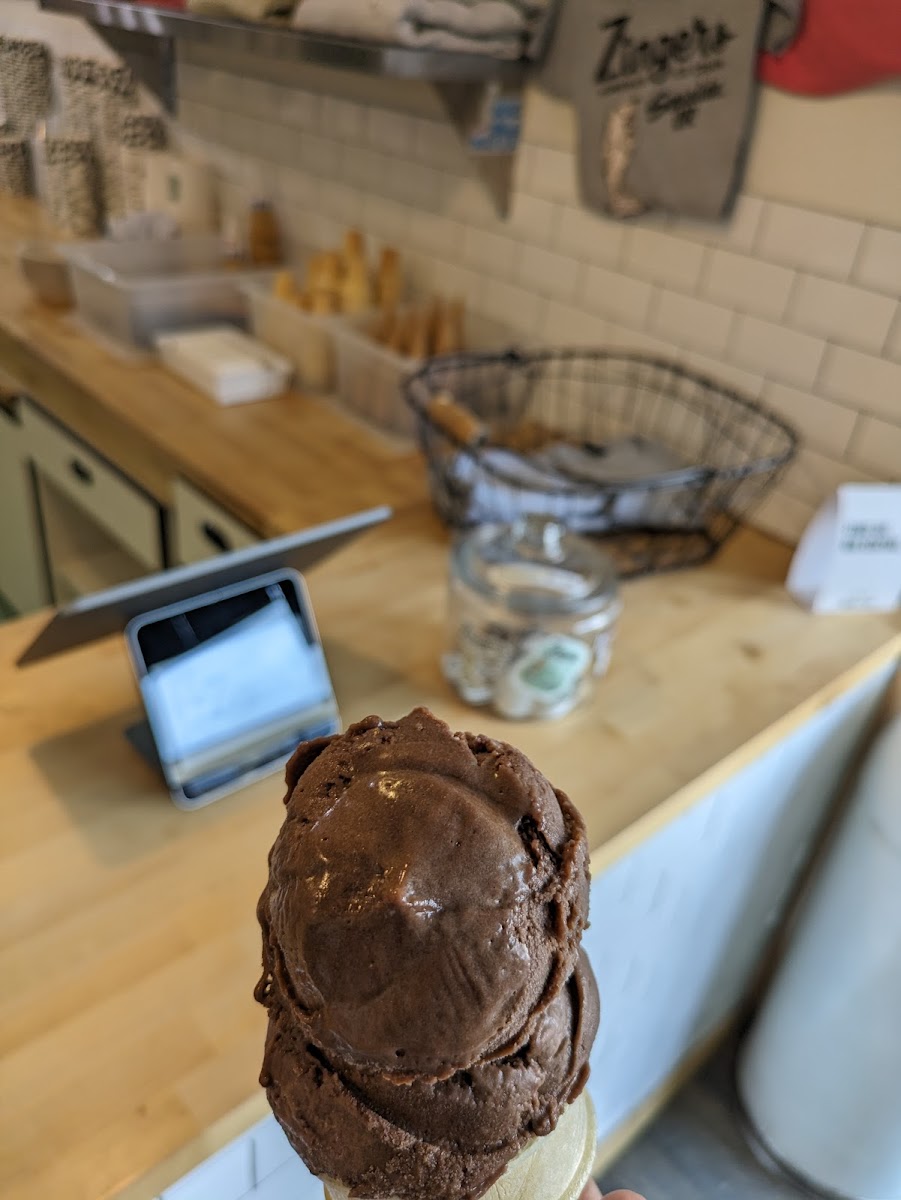 Zingers Homemade Ice Cream Photo 7