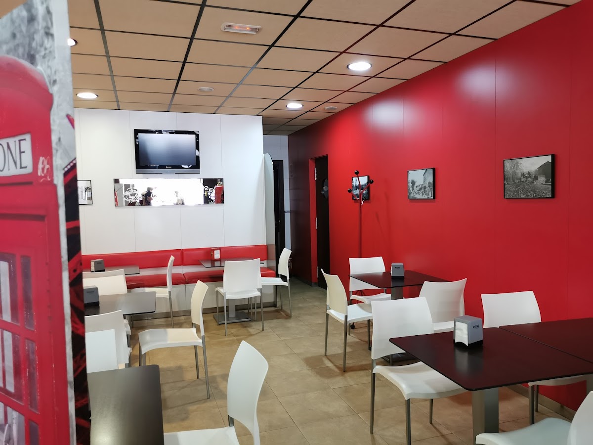 Cafeteria-Pastisseria Andaira Photo 4