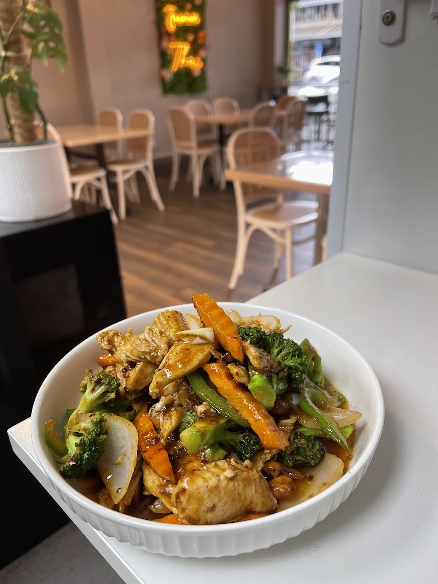 Jasmines Thai Hamilton East Photo 4