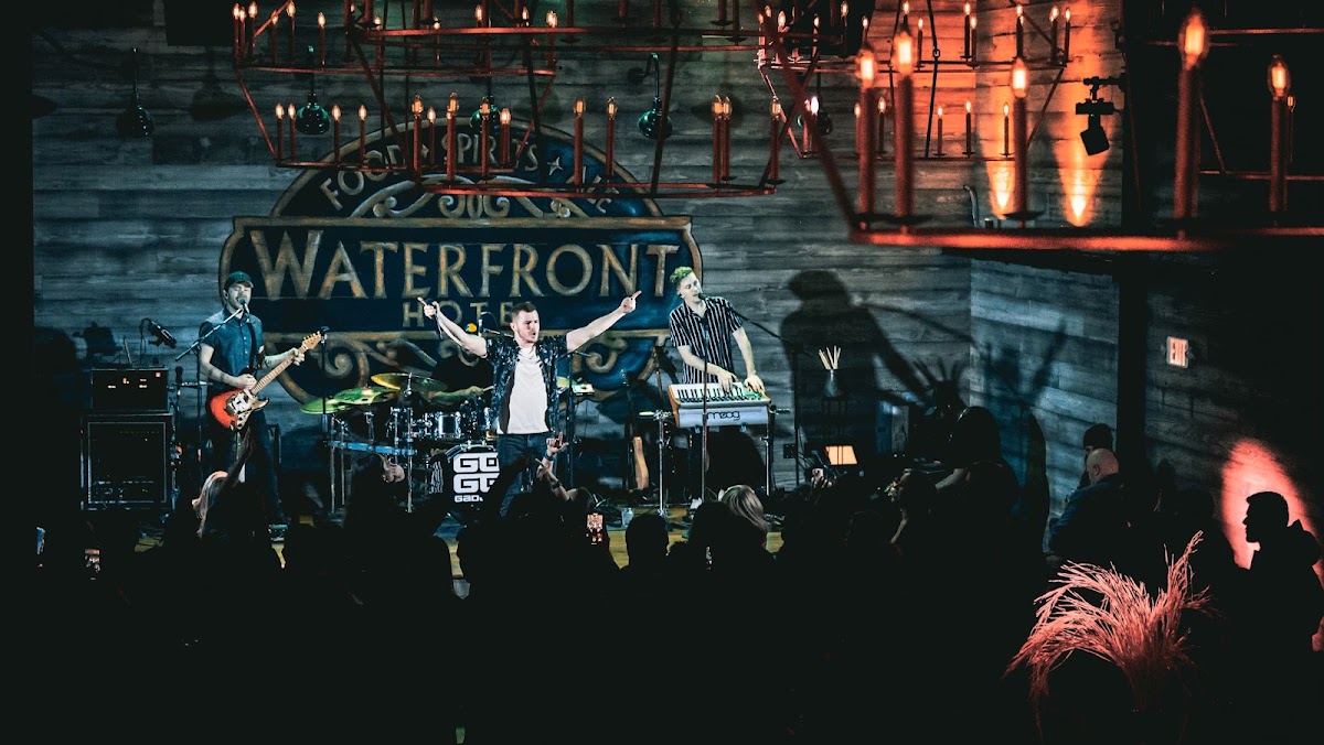 Waterfront Hotel Photo 4
