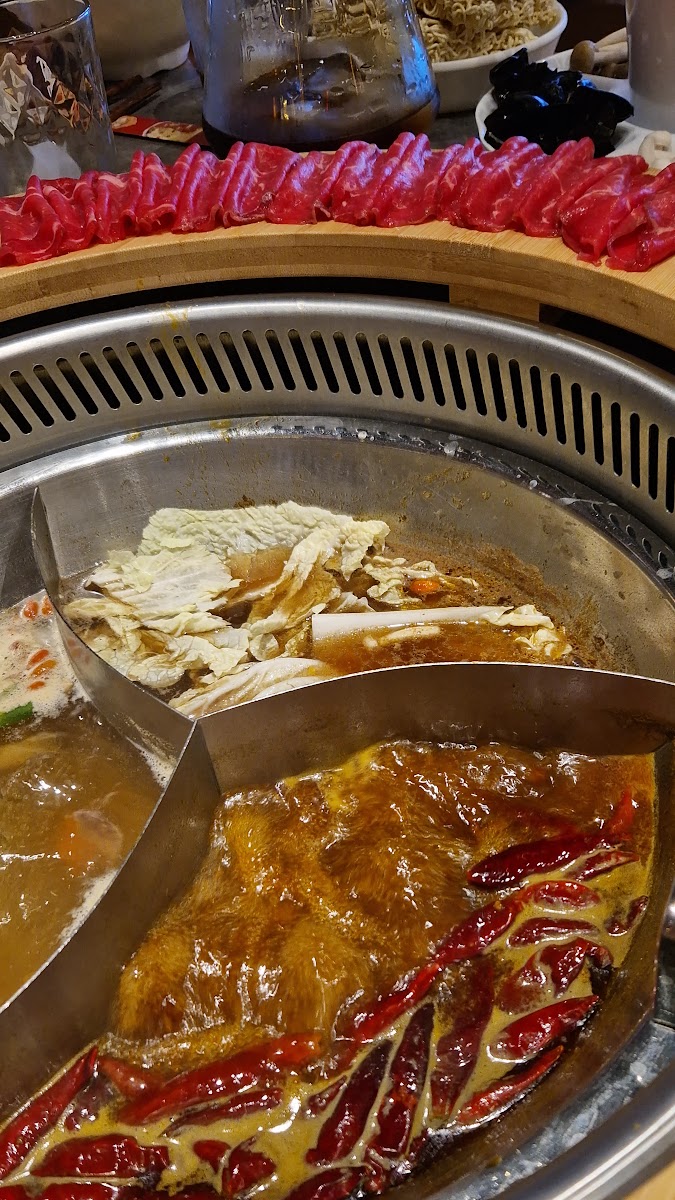Restaurant Xinès Red Dragon Hotpot 大龙燚火锅 Photo 8