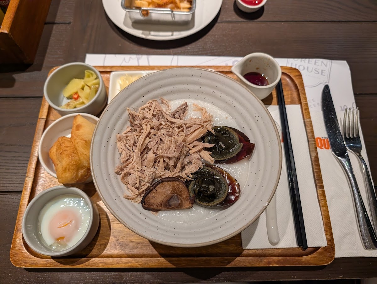 The QUAD - Sukhumvit Eatery Photo 4