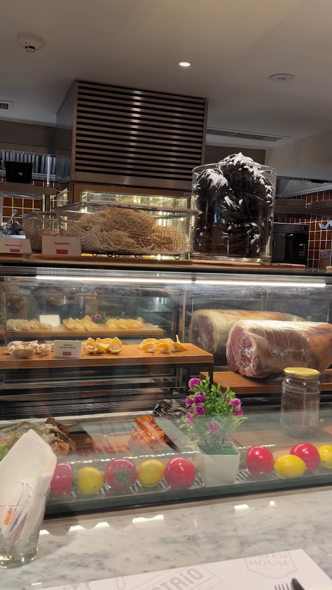The QUAD - Sukhumvit Eatery Photo 7