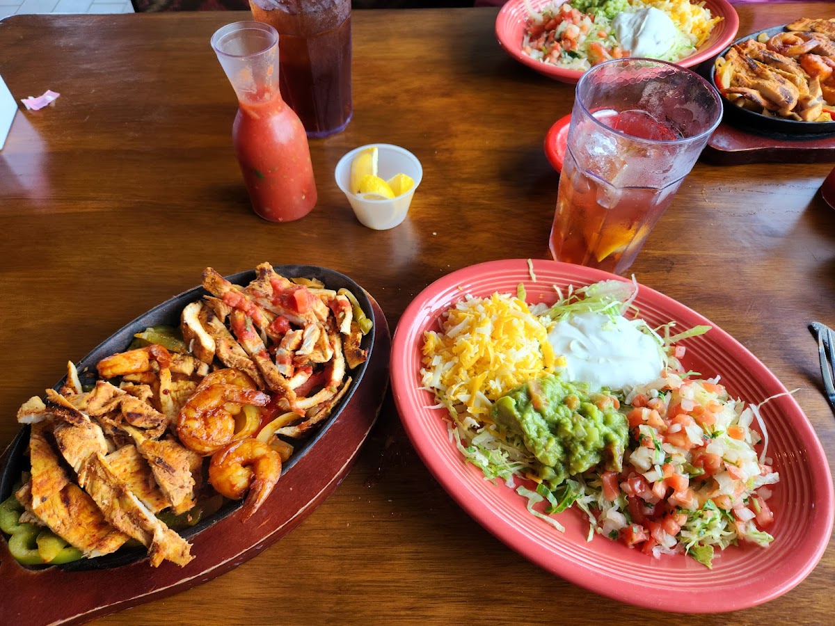 Rio Bravo Tacos & Tequila Photo 9