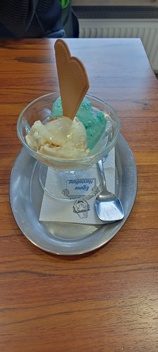 Rocca Eis Cafe Lounge Photo 8