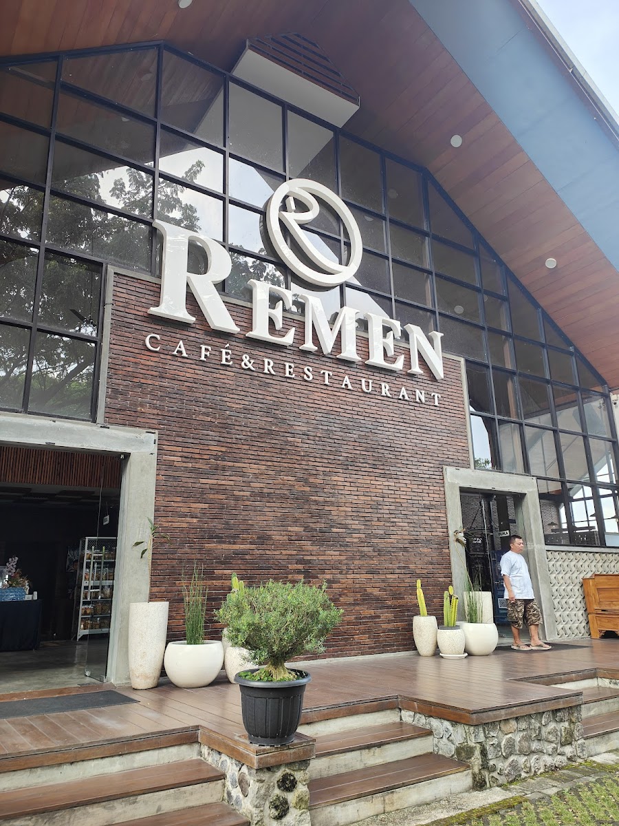 Remen cafe & resto