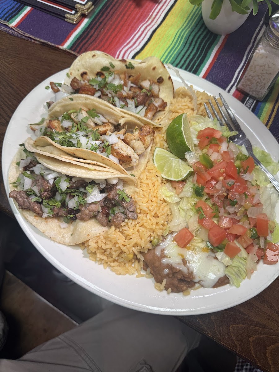 Salvadoreño and mexican grill restaurant Photo 2