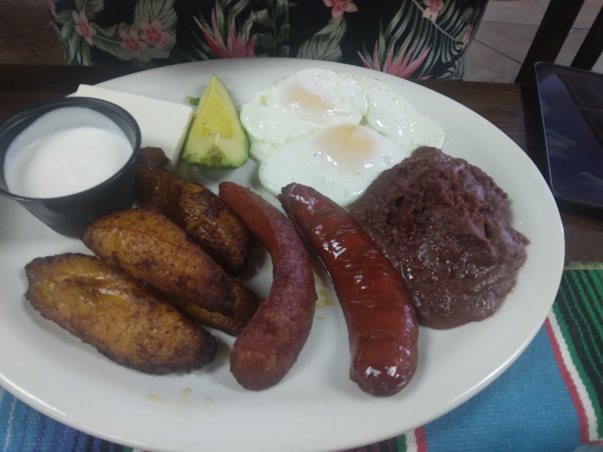 Salvadoreño and mexican grill restaurant Photo 6