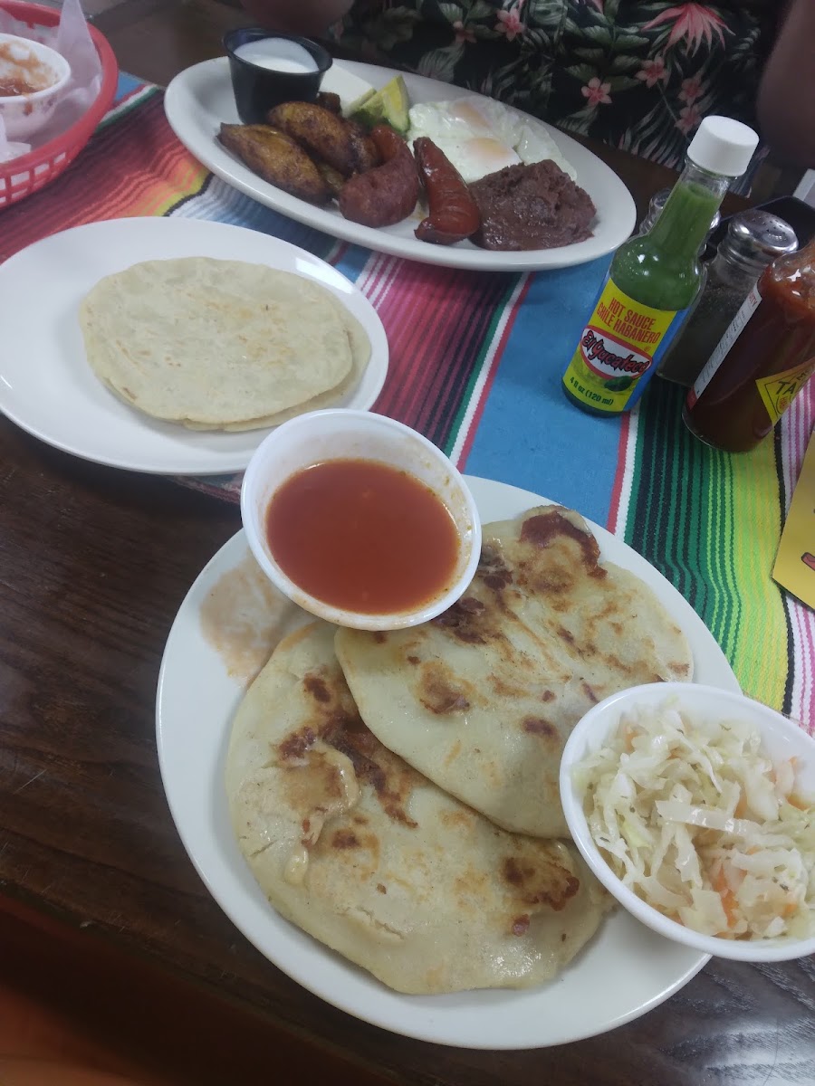 Salvadoreño and mexican grill restaurant Photo 7
