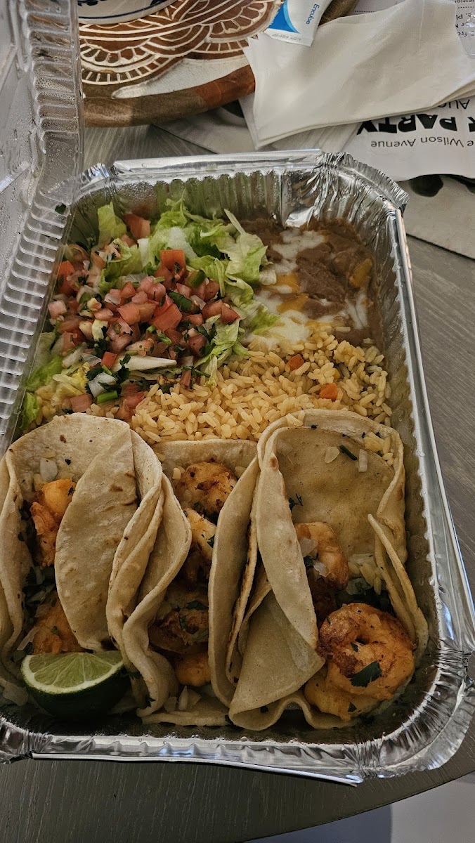 Salvadoreño and mexican grill restaurant Photo 8