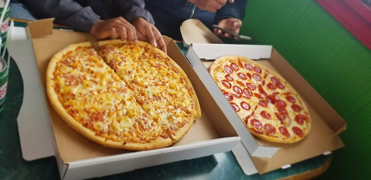 Riverbank Pizza Photo 9
