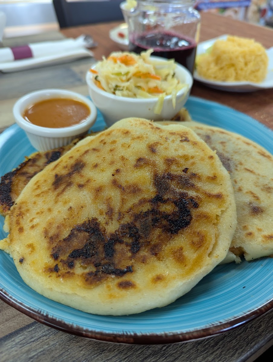 El Salvadoreño Restaurant Photo 6