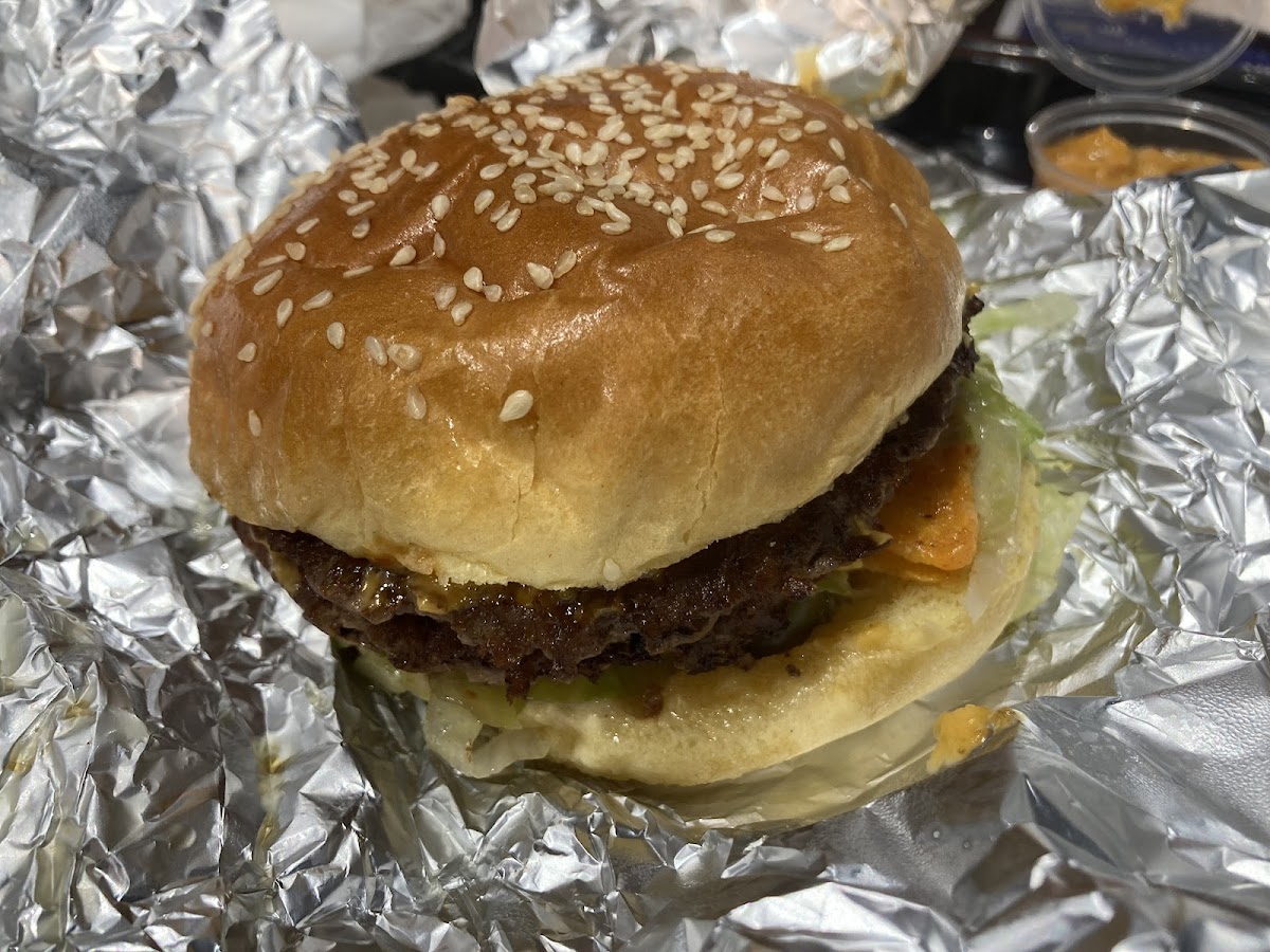 Riri Burger Photo 4