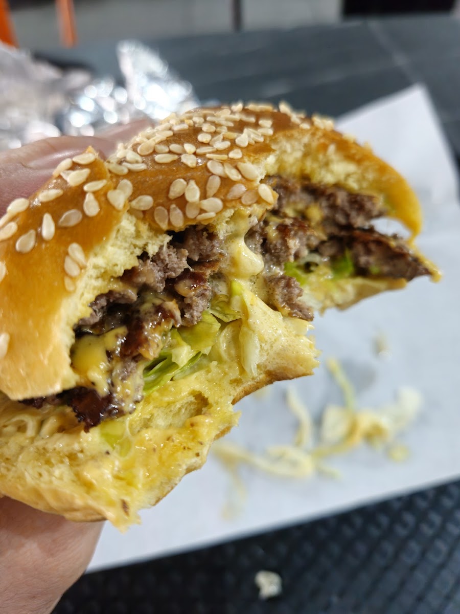 Riri Burger Photo 7