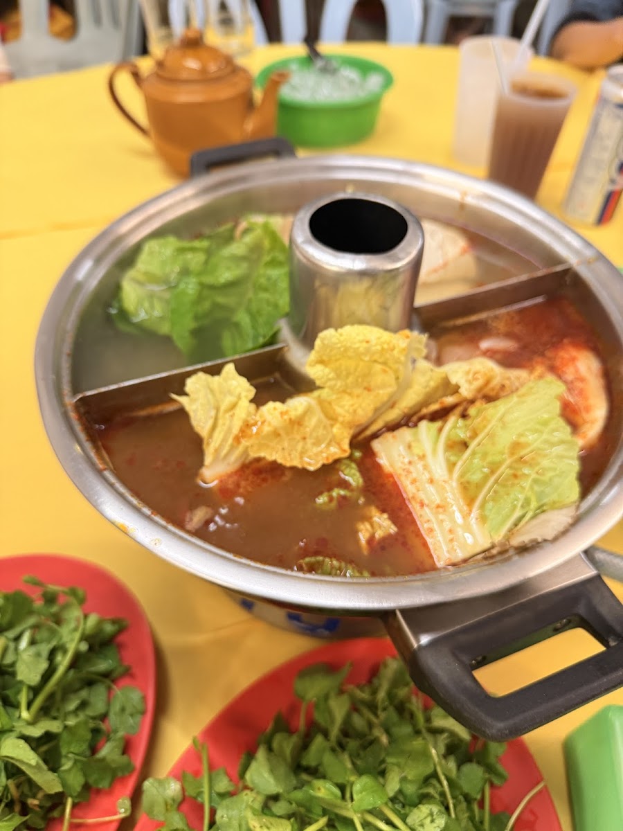 Restoran Choong Huat 松發潮州海鲜火锅 Photo 3