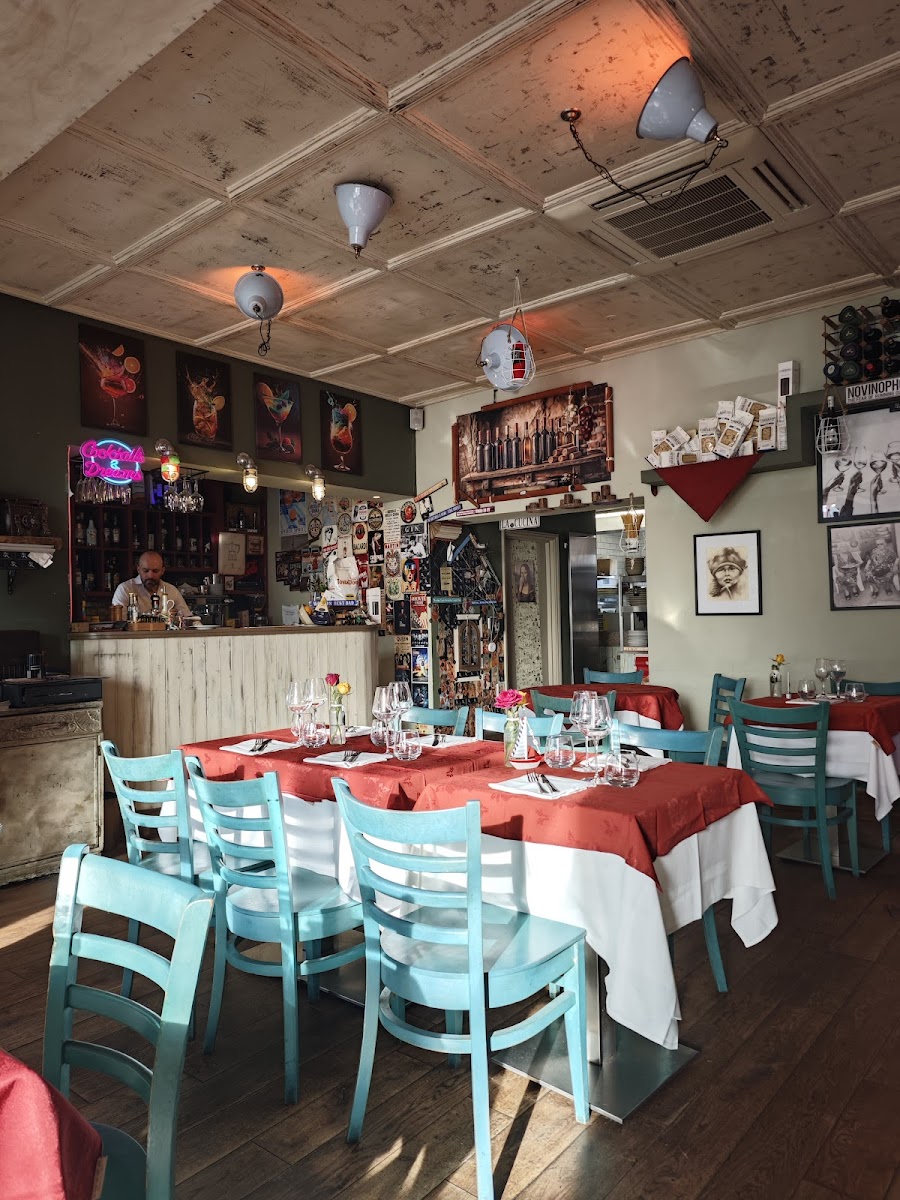 Silvi Restaurant Photo 4