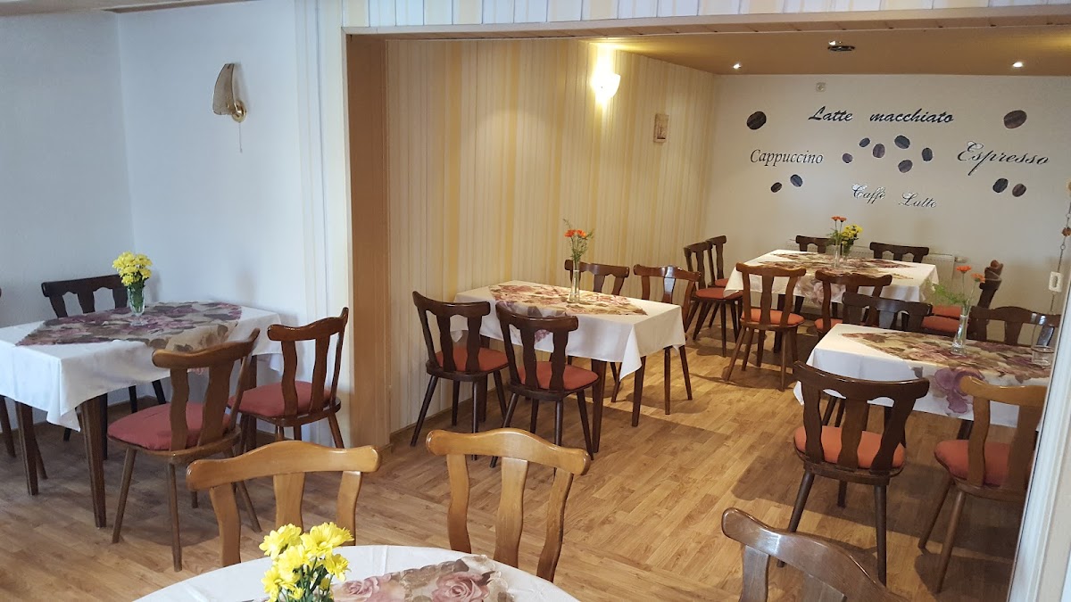 Eiscafé 'Mittelkreisperle'- Margot Hecker