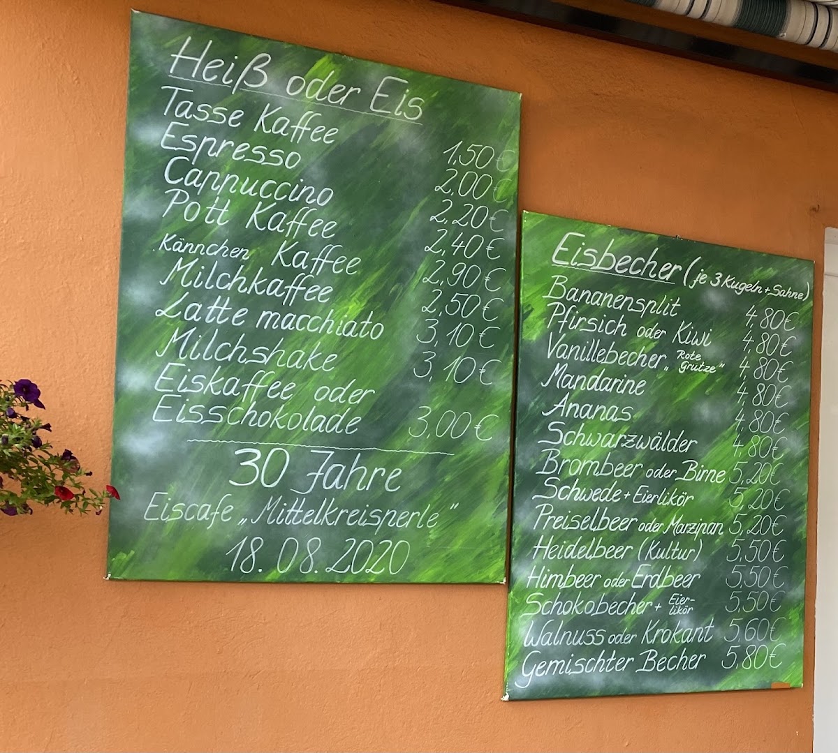 Eiscafé 'Mittelkreisperle'- Margot Hecker Photo Menu 1