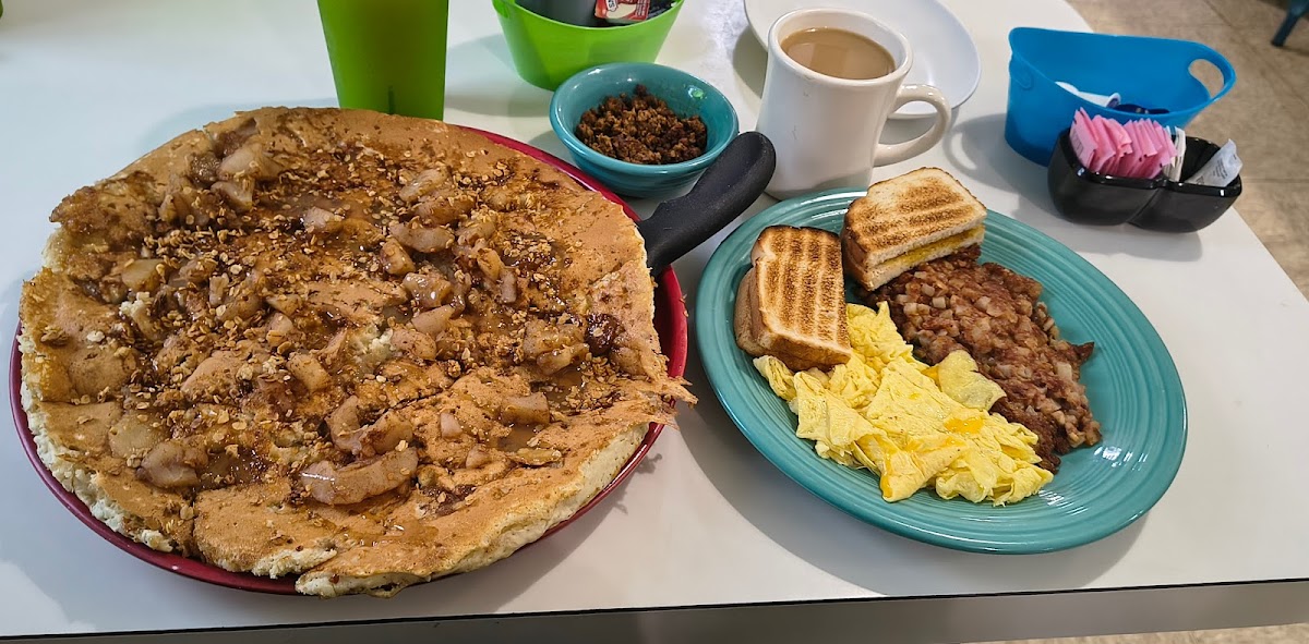Breakfast at Tiffany's Diner Photo 3
