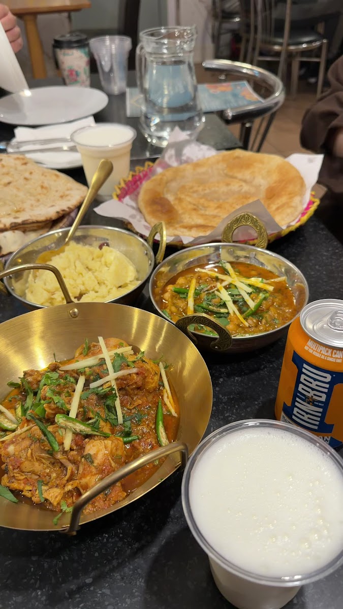 S Dera Restaurant Photo 2