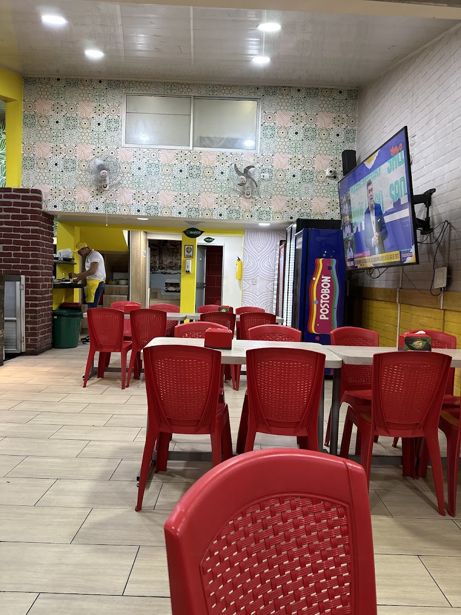 Metro Pizza Premium
