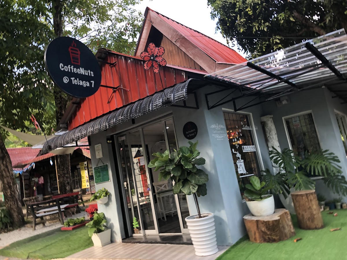 CoffeeNuts Cafe