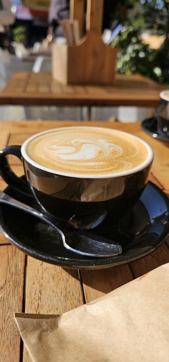 Cafe Largo Photo 2