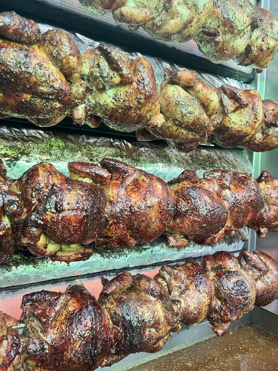 Asadero de pollos - El Gran Sabor Photo 6