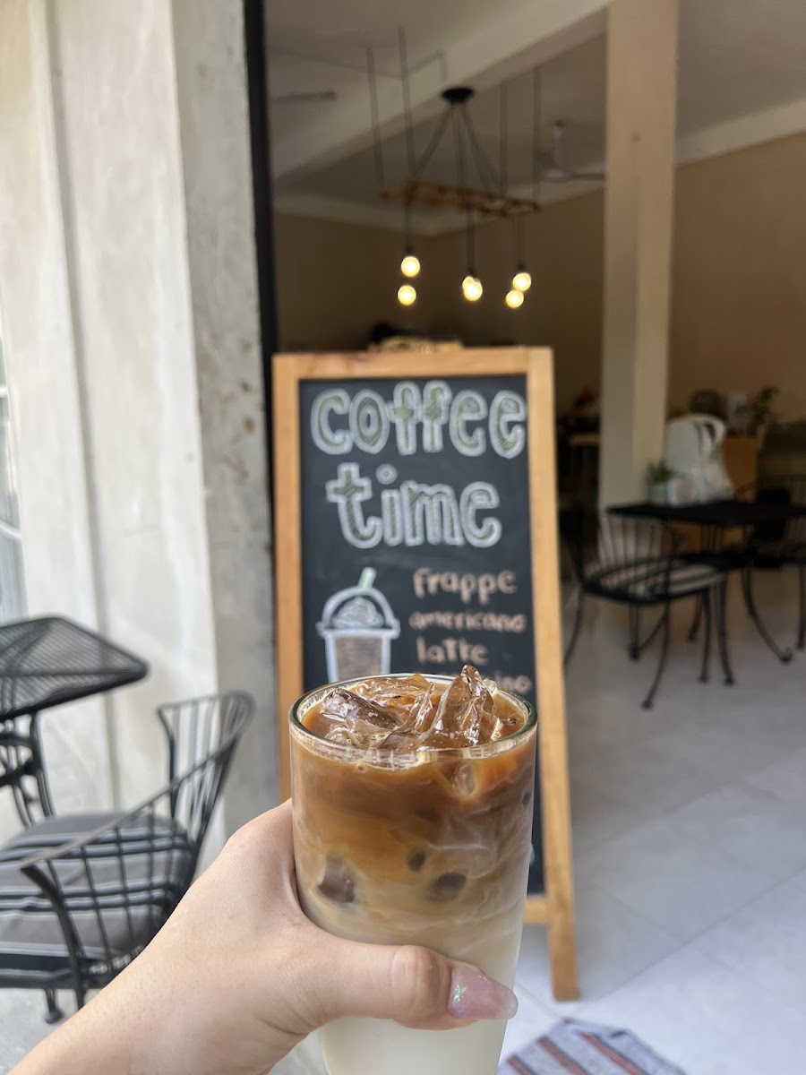 Luna Coffee Bar & Snack Shop Photo 8