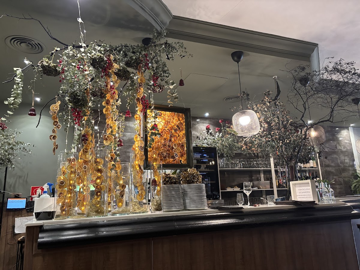 ELIAN RESTAURANT Photo 3