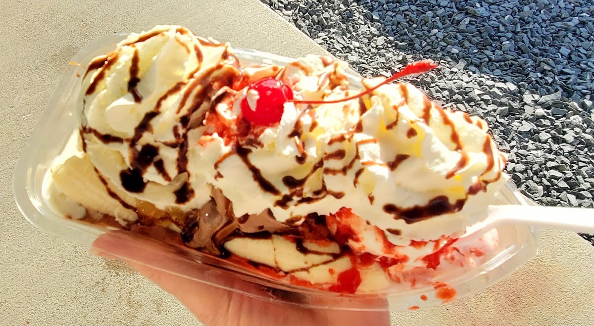 Mr.Richards hot dogs and soft serve ice cream Photo 4