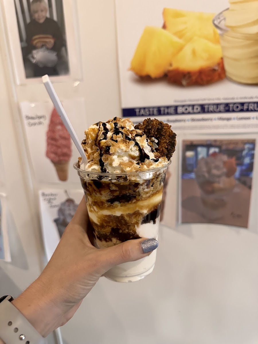 Mr.Richards hot dogs and soft serve ice cream Photo 8