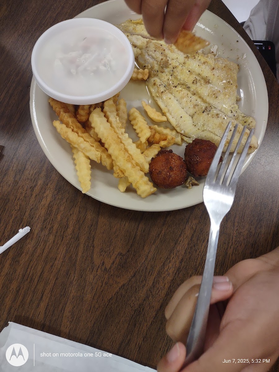 Ronnie's Steak N Grill Photo 6