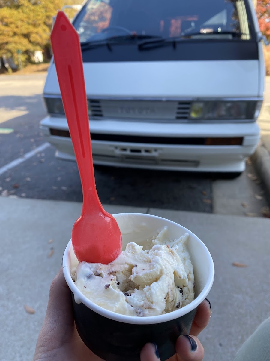 Two Roosters Ice Cream Photo 7