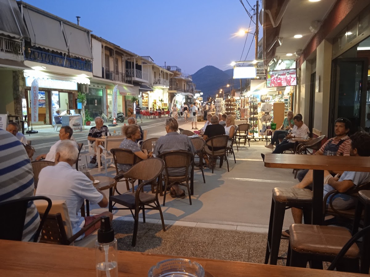 Mimíkos Cafe & Bar