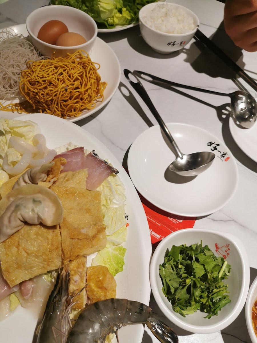 好一家海鲜火锅餐厅 Good Family Bukit Indah Photo 9