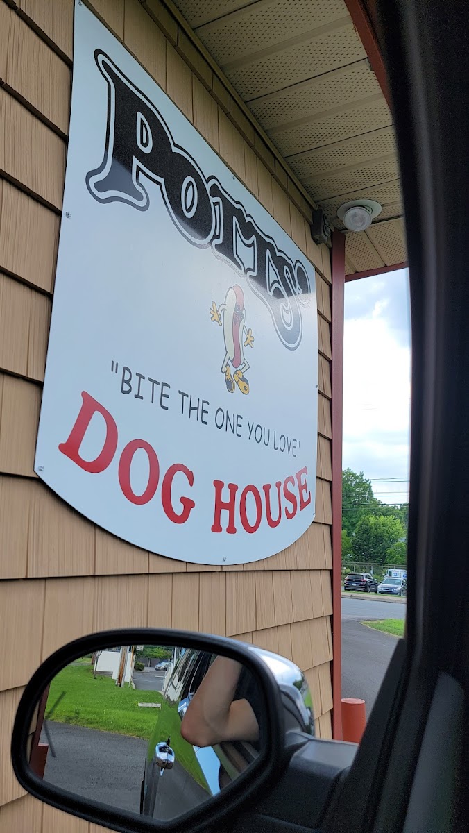 Potts' Dog House Photo 4