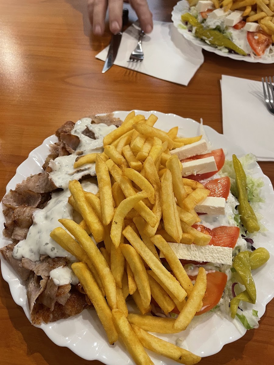 Akin Grill Döner Photo 3