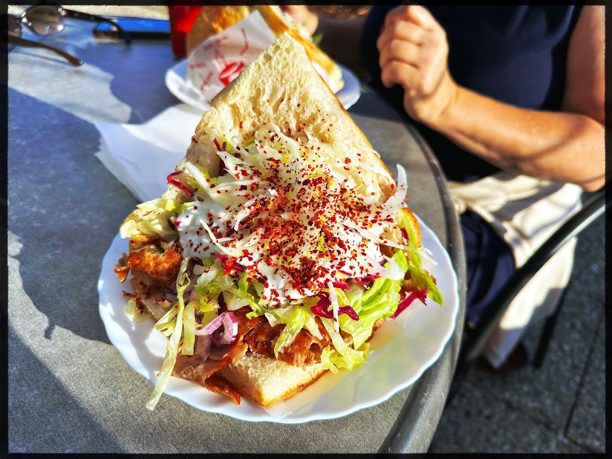 Akin Grill Döner Photo 4