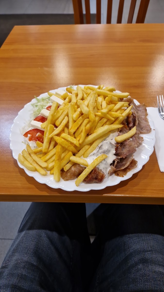 Akin Grill Döner Photo 6