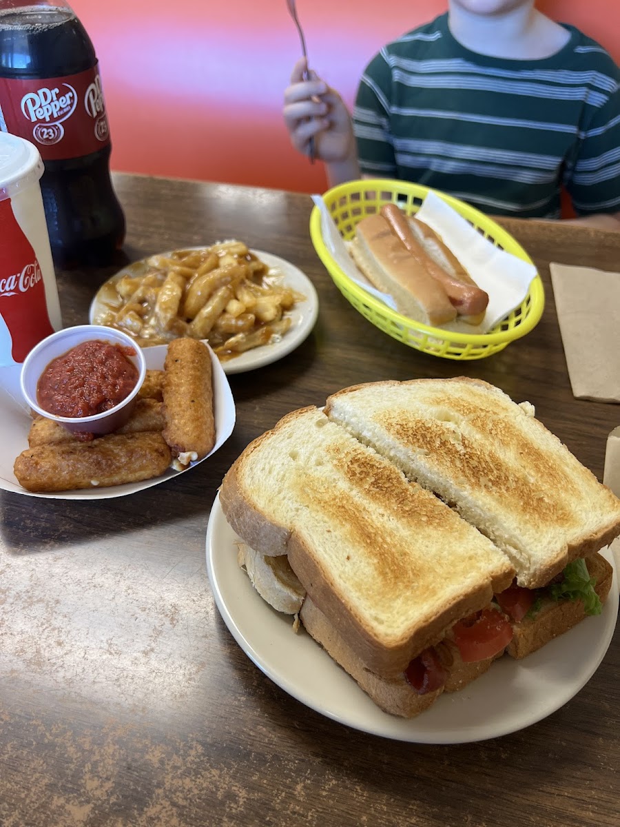 Rock's Family Diner Photo 3
