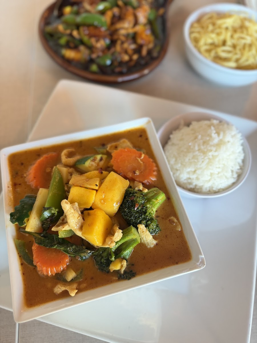 i-Thai Bistro Photo 4