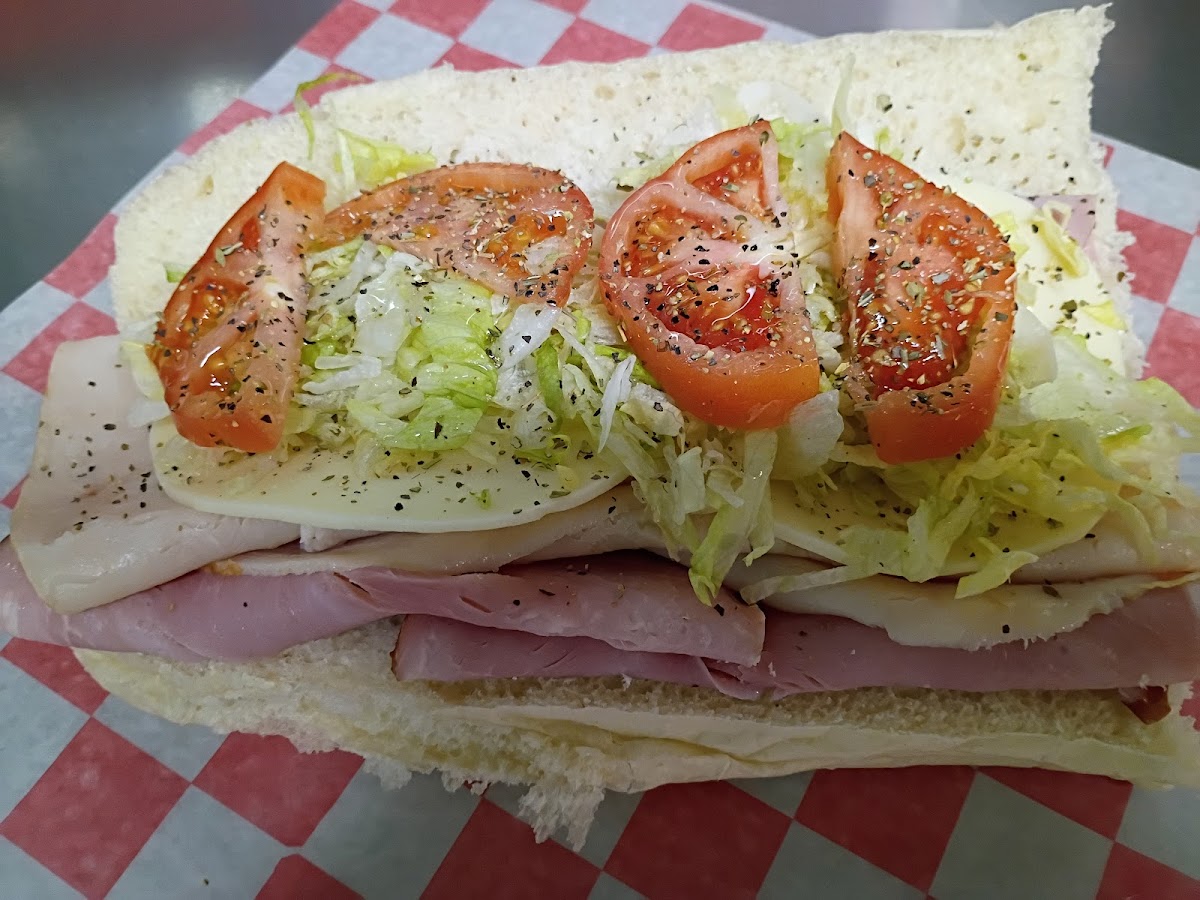 Henry's Hoagies Photo 2