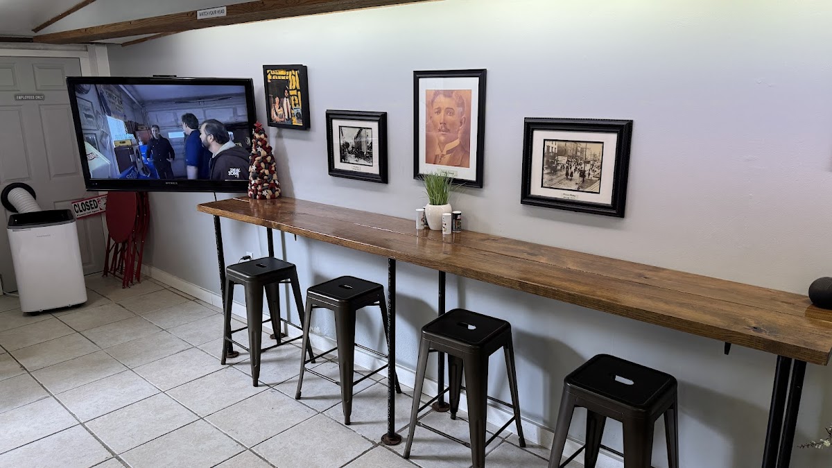 Henry's Hoagies Photo 4