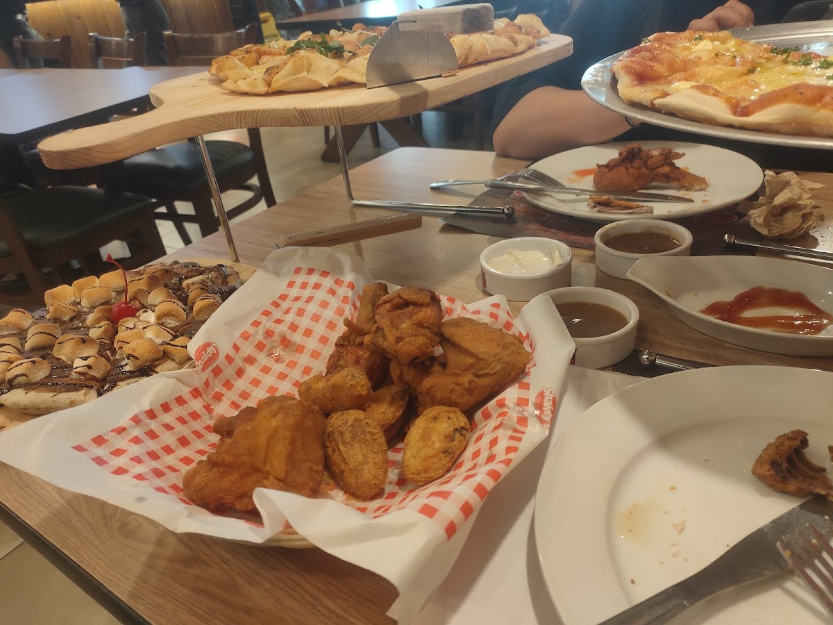 Pizza Hut SM Olongapo Photo 5