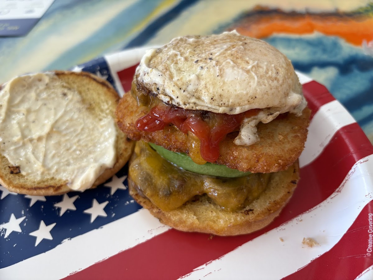 Jeffrey burgers Photo 4