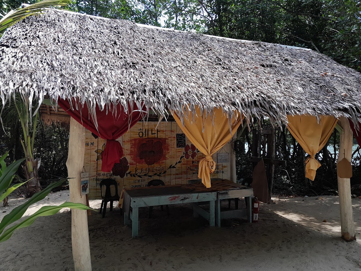 RAYA RAYA Beach Photo 6