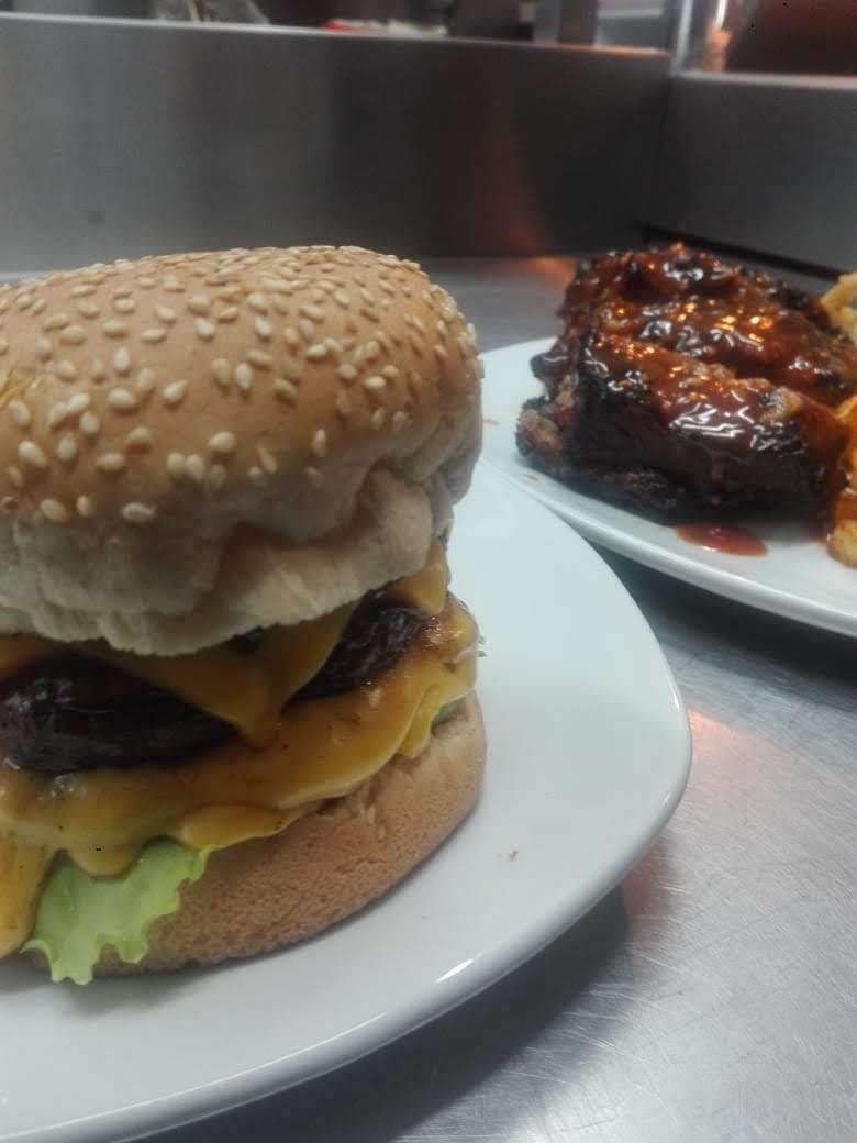 Heroes Diner Lifestyle Photo 4